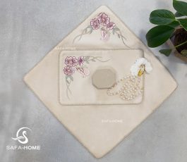 جانماز گلدوزی طرح پروانه کرم