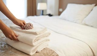 شستن تشک تخت در منزل با ۴ مرحله آسان