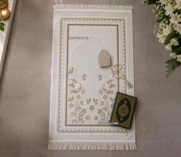 جانماز مدل قالیچه‌ای شاینی